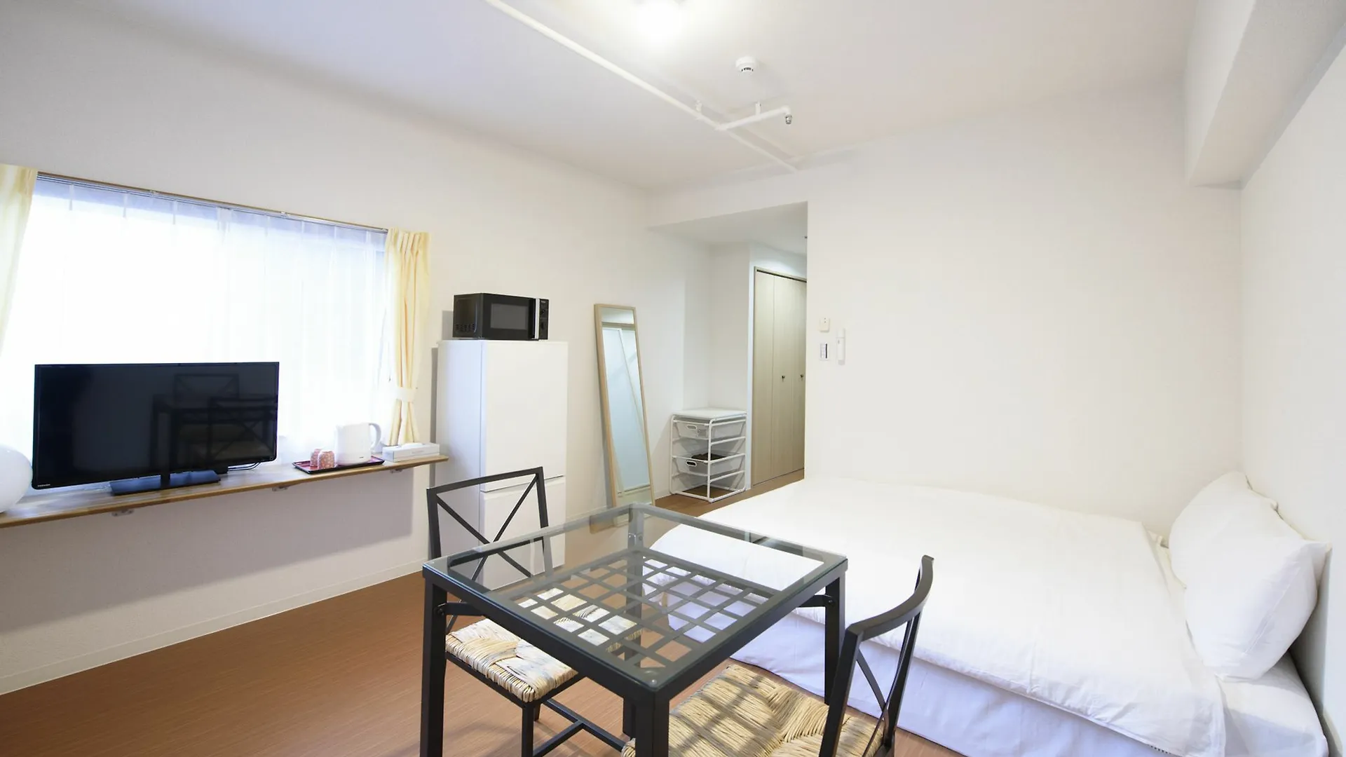 Hotel Rejoice Stay Kyoto Karasuma Oike 3*,  日本